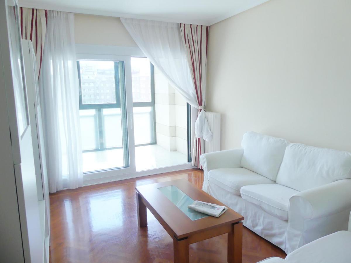 Apartamento Luminoso, Funcional Y Amplio En Zona Hospitalaria Пампона Екстериор снимка