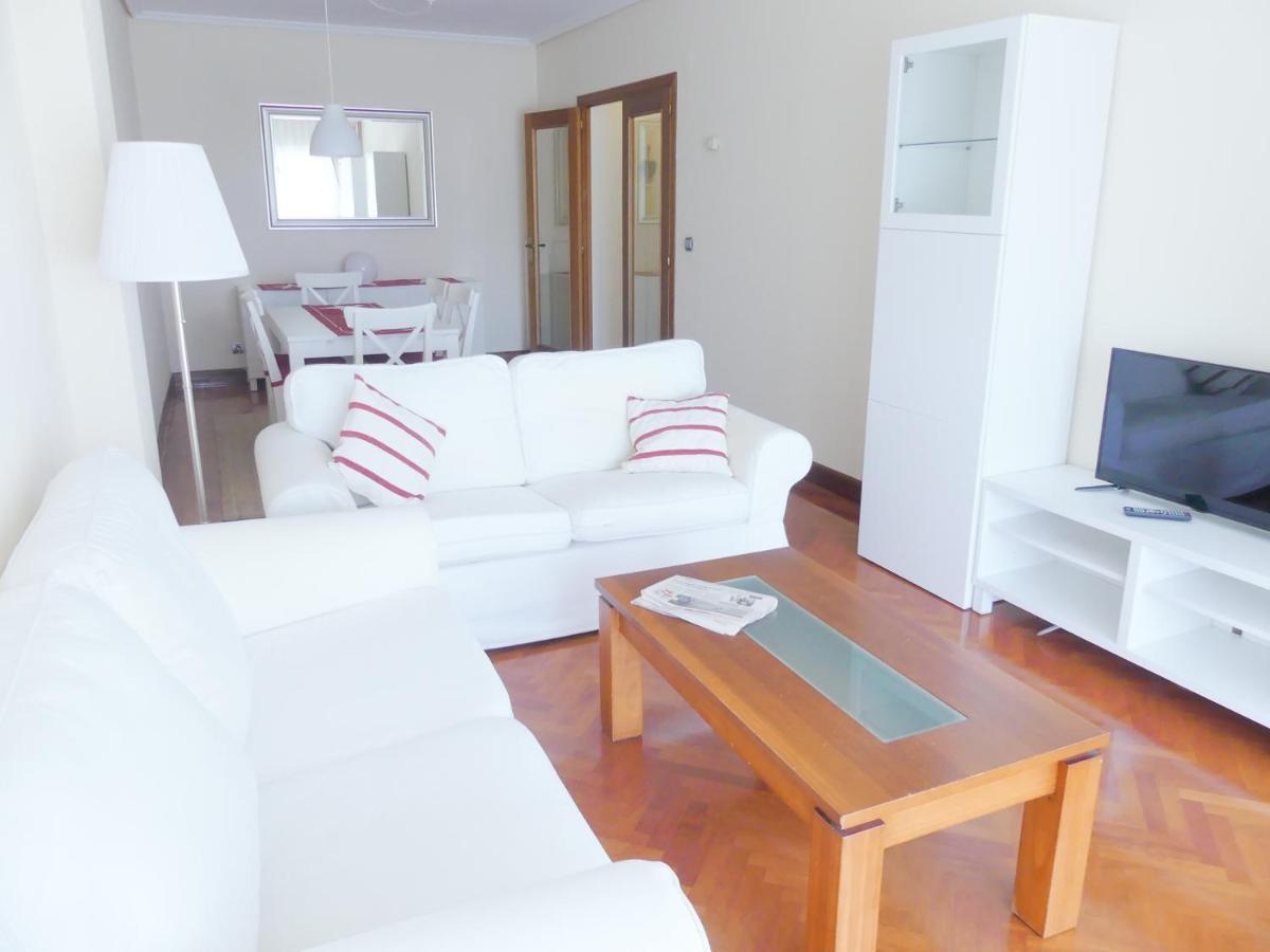 Apartamento Luminoso, Funcional Y Amplio En Zona Hospitalaria Пампона Екстериор снимка