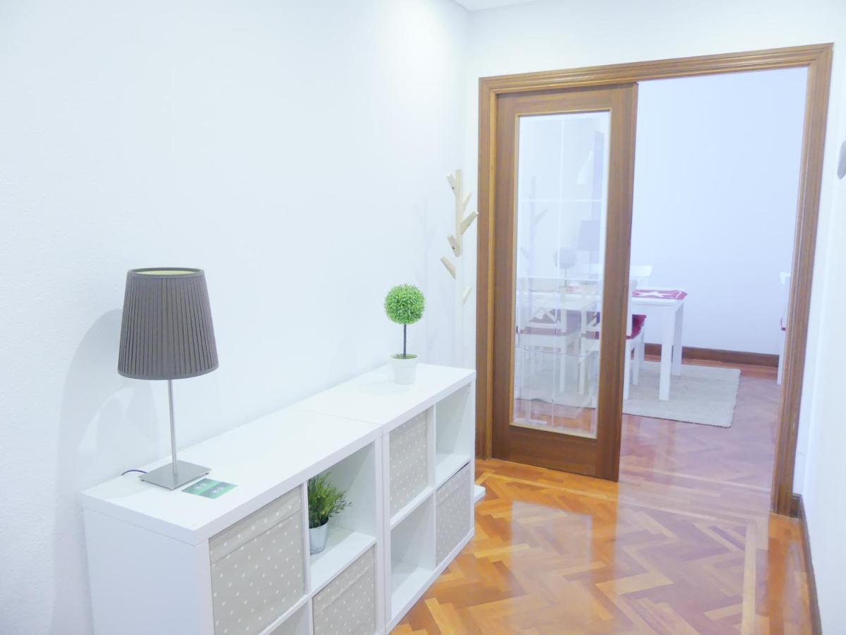 Apartamento Luminoso, Funcional Y Amplio En Zona Hospitalaria Пампона Екстериор снимка