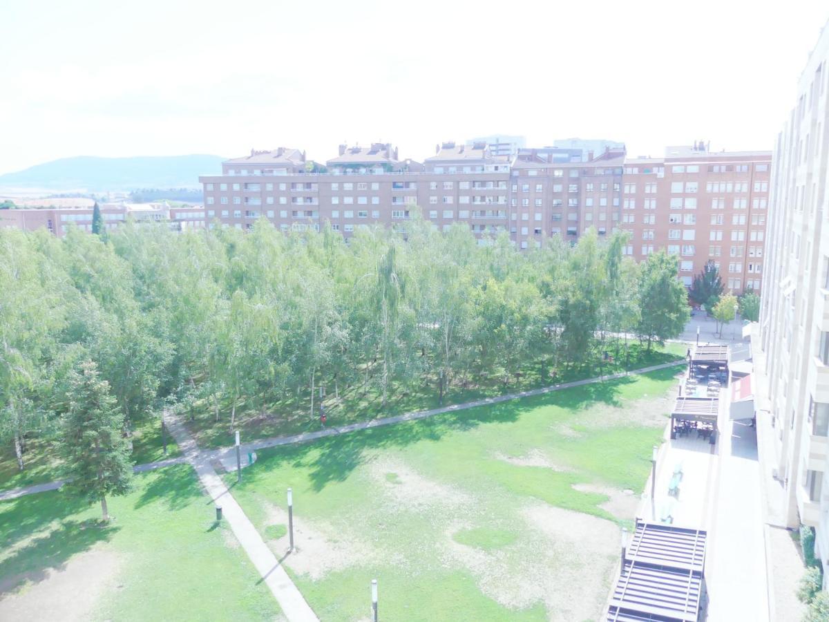 Apartamento Luminoso, Funcional Y Amplio En Zona Hospitalaria Пампона Екстериор снимка