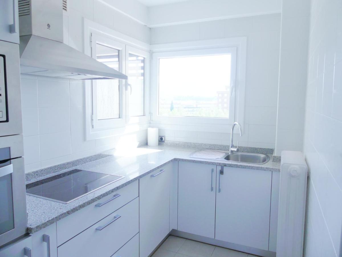 Apartamento Luminoso, Funcional Y Amplio En Zona Hospitalaria Пампона Екстериор снимка