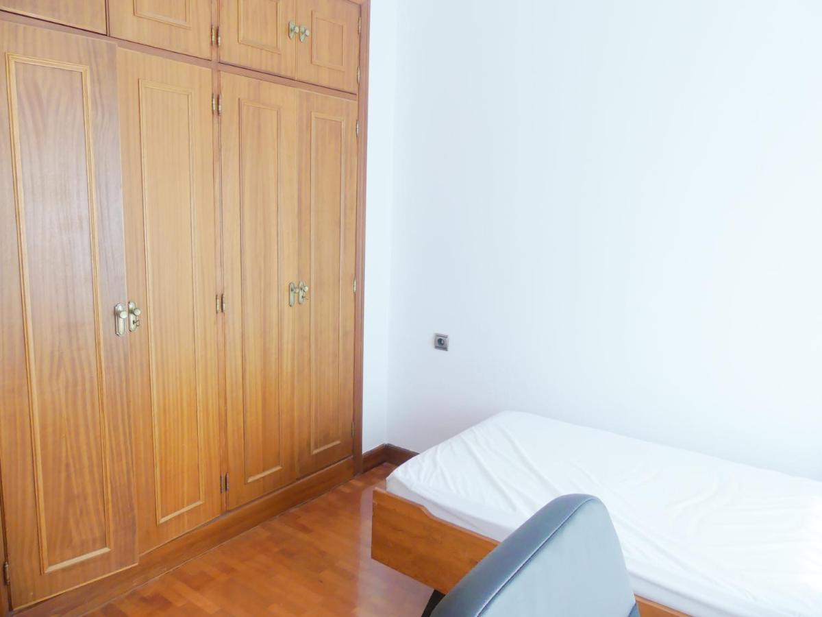 Apartamento Luminoso, Funcional Y Amplio En Zona Hospitalaria Пампона Екстериор снимка
